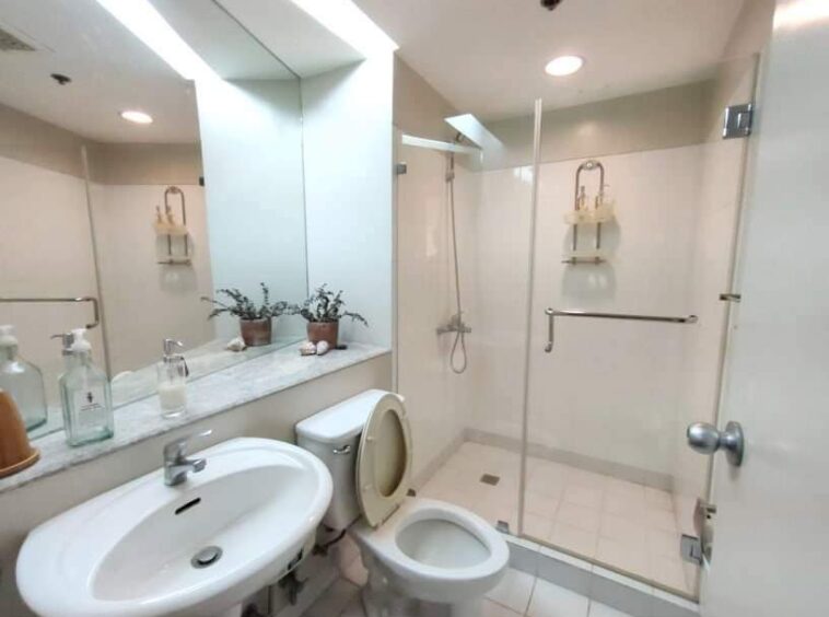 Penthouse For Rent in Legazpi Village, Metro Manila