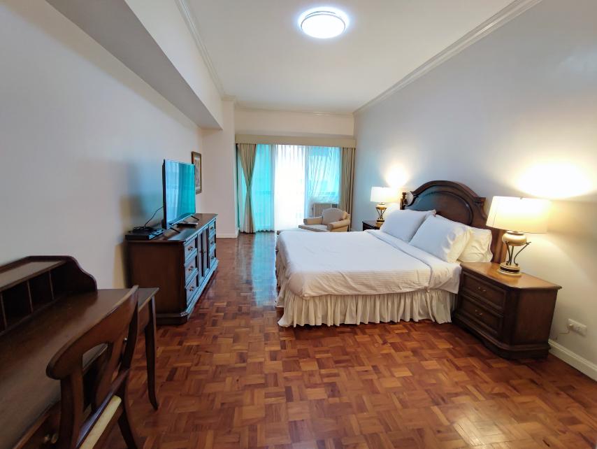 Condominium 2BR for rent pet friendly makati