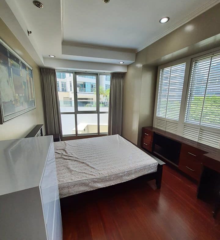 Kensington Bgc 2 bedrooms condo for rent Fort Bonifacio