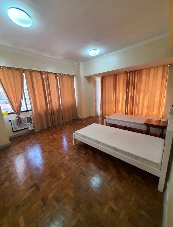 Skyland Plaza Apartment & Condo Rentals 3BR Makati City