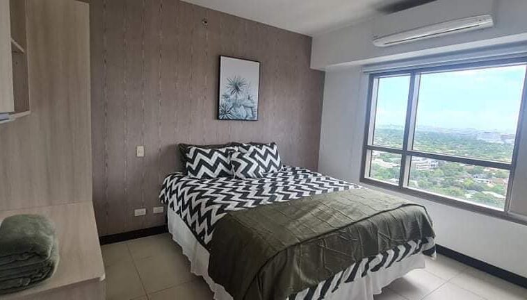 TRAG Fire Sale! 2BR with 2 Parking - The Residences in Makati