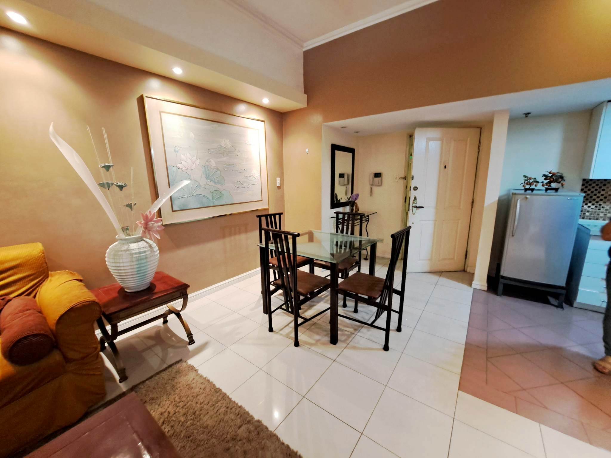 Elizabeth Place 1BR Apartment & Condo Rentals, Salcedo