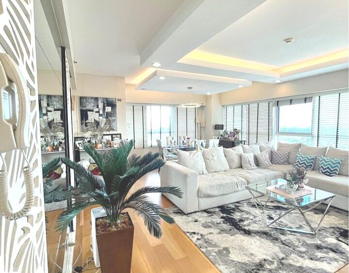 Condo for Sale at The Residences at Greenbelt, Makati