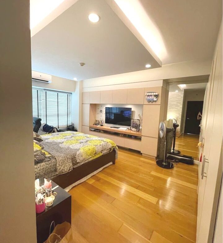 Condo for Sale at The Residences at Greenbelt, Makati
