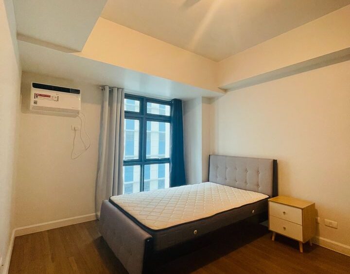 Solstice Tower Apartment & Condo Rentals - 1 Bedroom