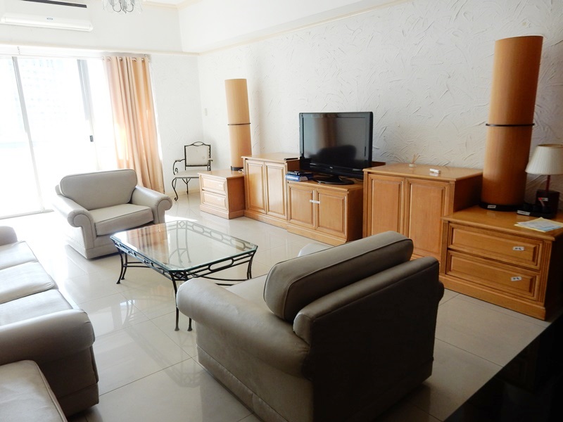 2 bedroom unit for rent in the frabella 1, makati city