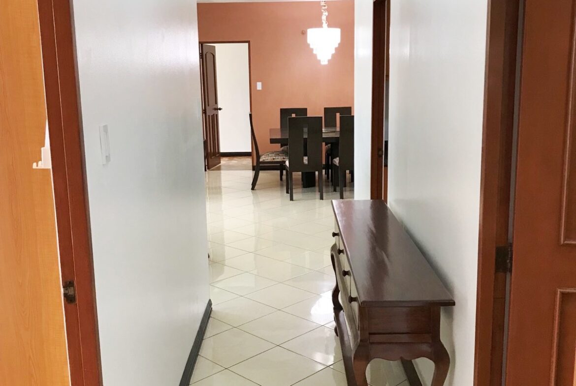 Paseo Parkview Suites 3 Bedroom Condo Lease in Makati