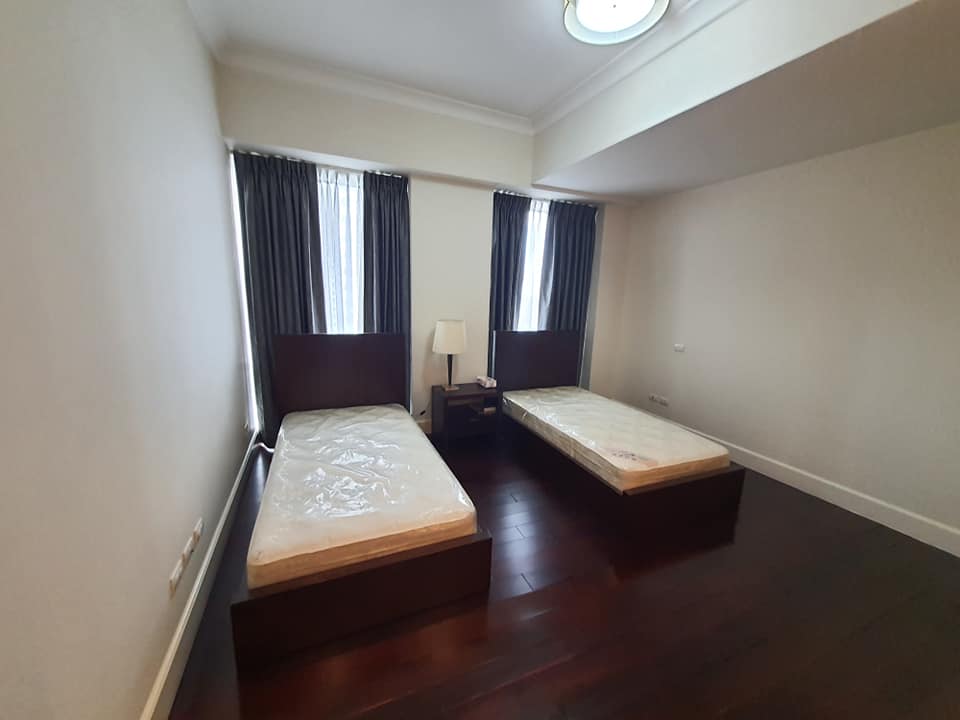 Raffles Residences 2 Bedrooms For Sale Makati