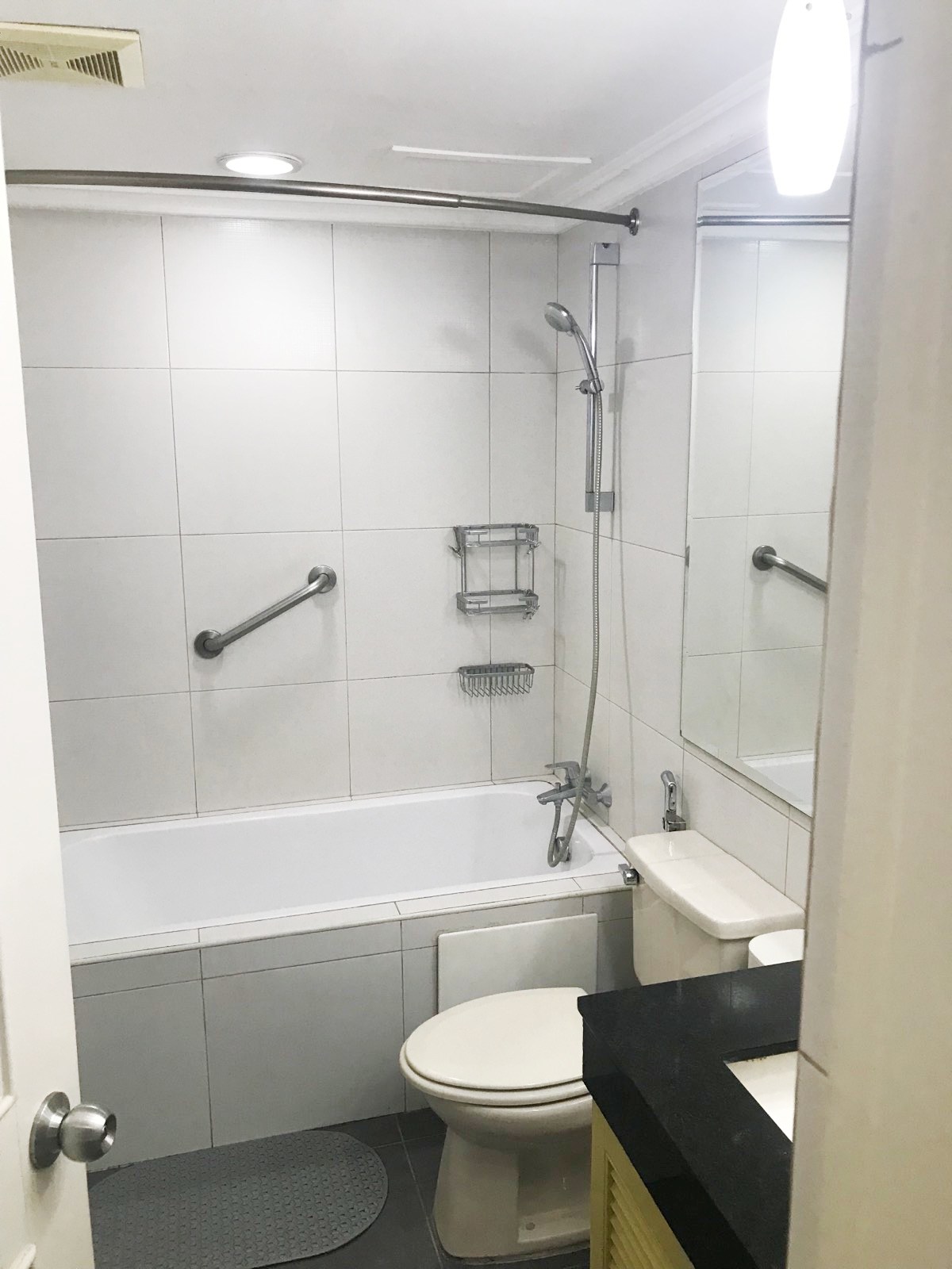 Le Grand 1BR Rent in Salcedo Village Makati