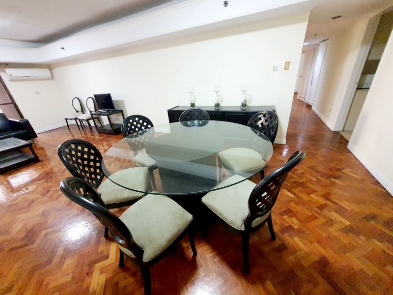 3 bedroom Renovated Unit in Cosmopolitan Tower-Valero St. Salcedo Village Makati City