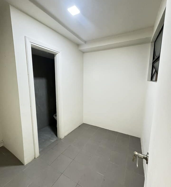 Greenbelt Legaspi Village 3 Bedrooms makati Condo for Lease, Makati