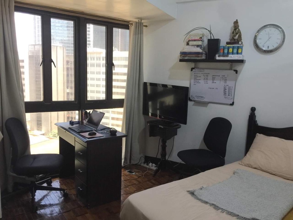 Prince Plaza studio for sale Condominium in Legazpi Village, Makati Metro Manila