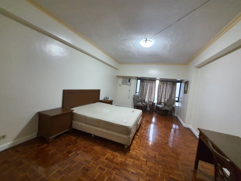 Grand Tower - Condo for Sale in Salcedo Village, Makati