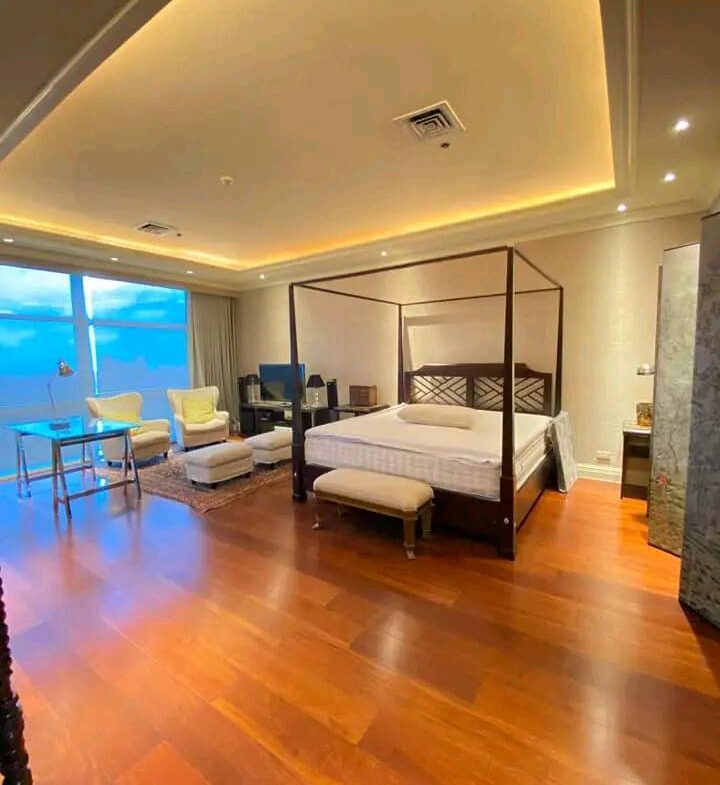 Penthouse PACIFIC PLAZA BGC Condo For Rent Fully furnished. Luxury condo Taguig City modern high floor in Fort Global City that is bi-level