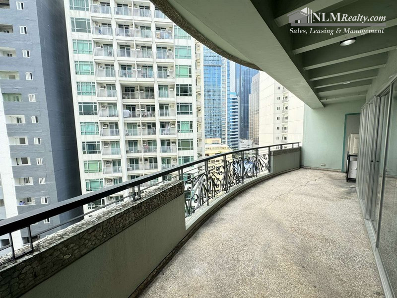 3 Bedrooms Condo For Rent in Salcedo Village, Makati .