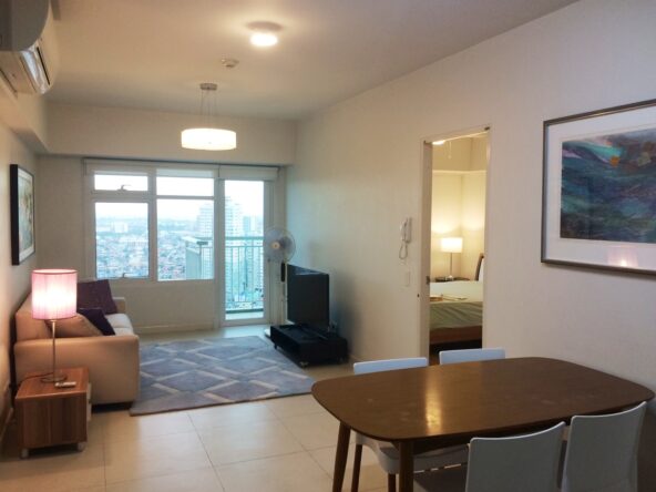 Two Serendra Condo for Lease Red Oak Tower 1 Bedroom