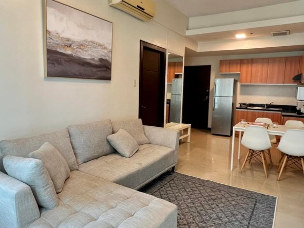 FOR RENT: 1BR Grand Hamptons in Fort Bonifacio BGC