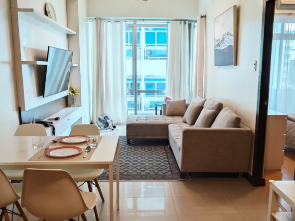 FOR RENT: 1BR Grand Hamptons in Fort Bonifacio BGC