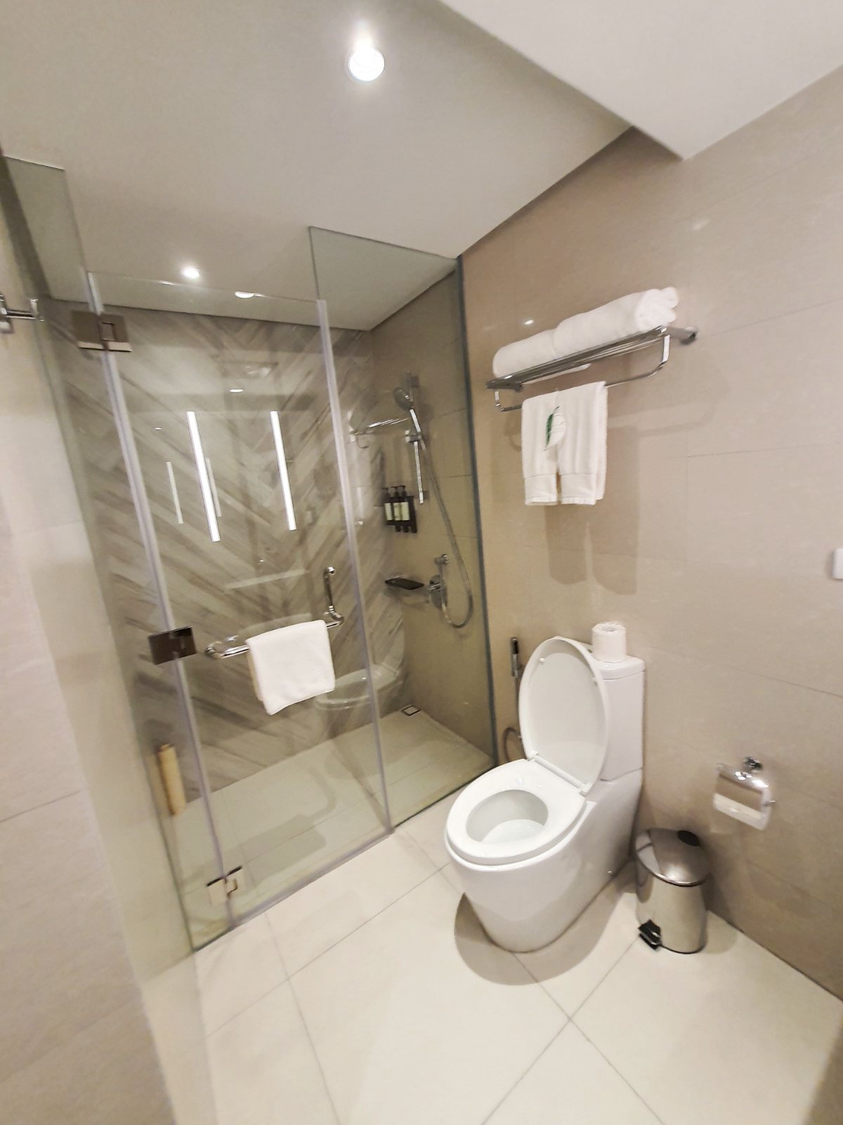 Somerset Central Salcedo Modern 2 Bedrooms for Rent Makati