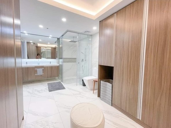 For Lease 2BR Renaissance Legazpi Village Semi Furnished