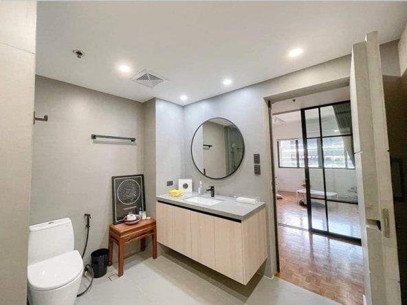 For Lease 2BR Renaissance Legazpi Village Semi Furnished
