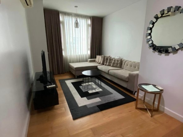 FOR LEASE in PARK TERRACES 1BR Condo in Makati