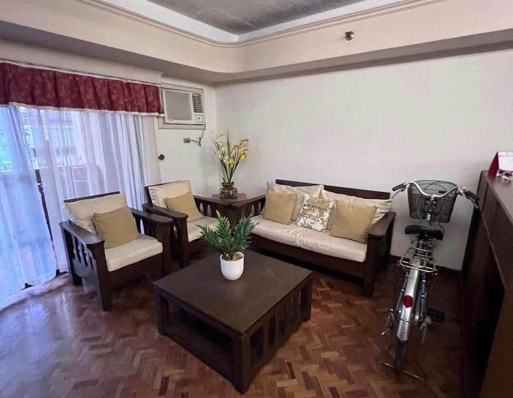 2BR Condominium for Rent Salcedo Village,Makati Cosmopolitan Tower