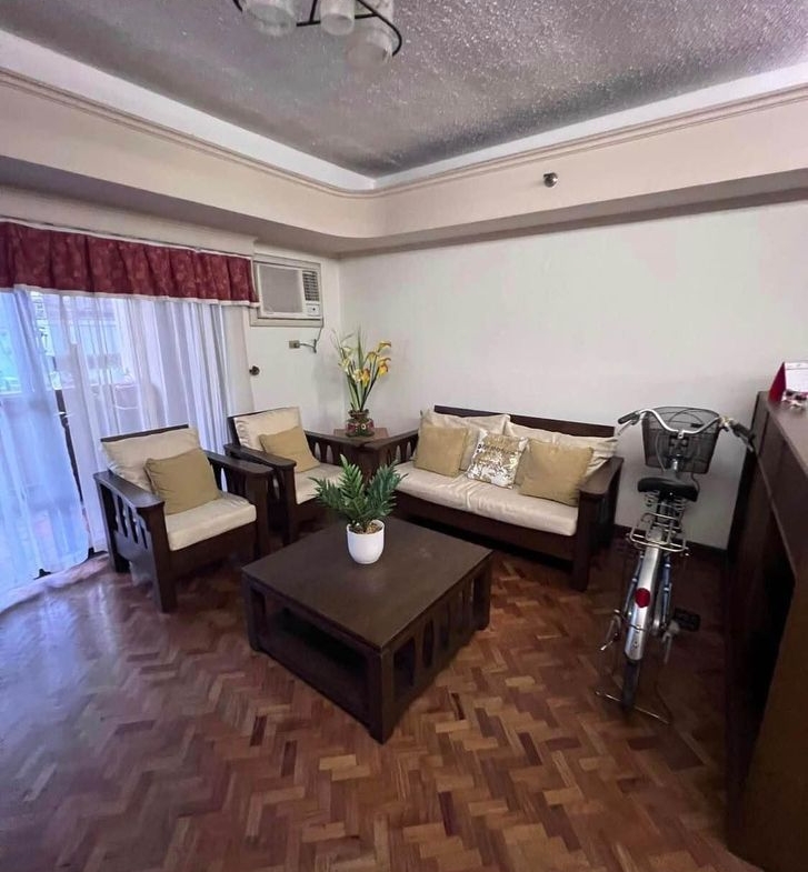 2BR Condominium for Rent Salcedo Village,Makati Cosmopolitan Tower