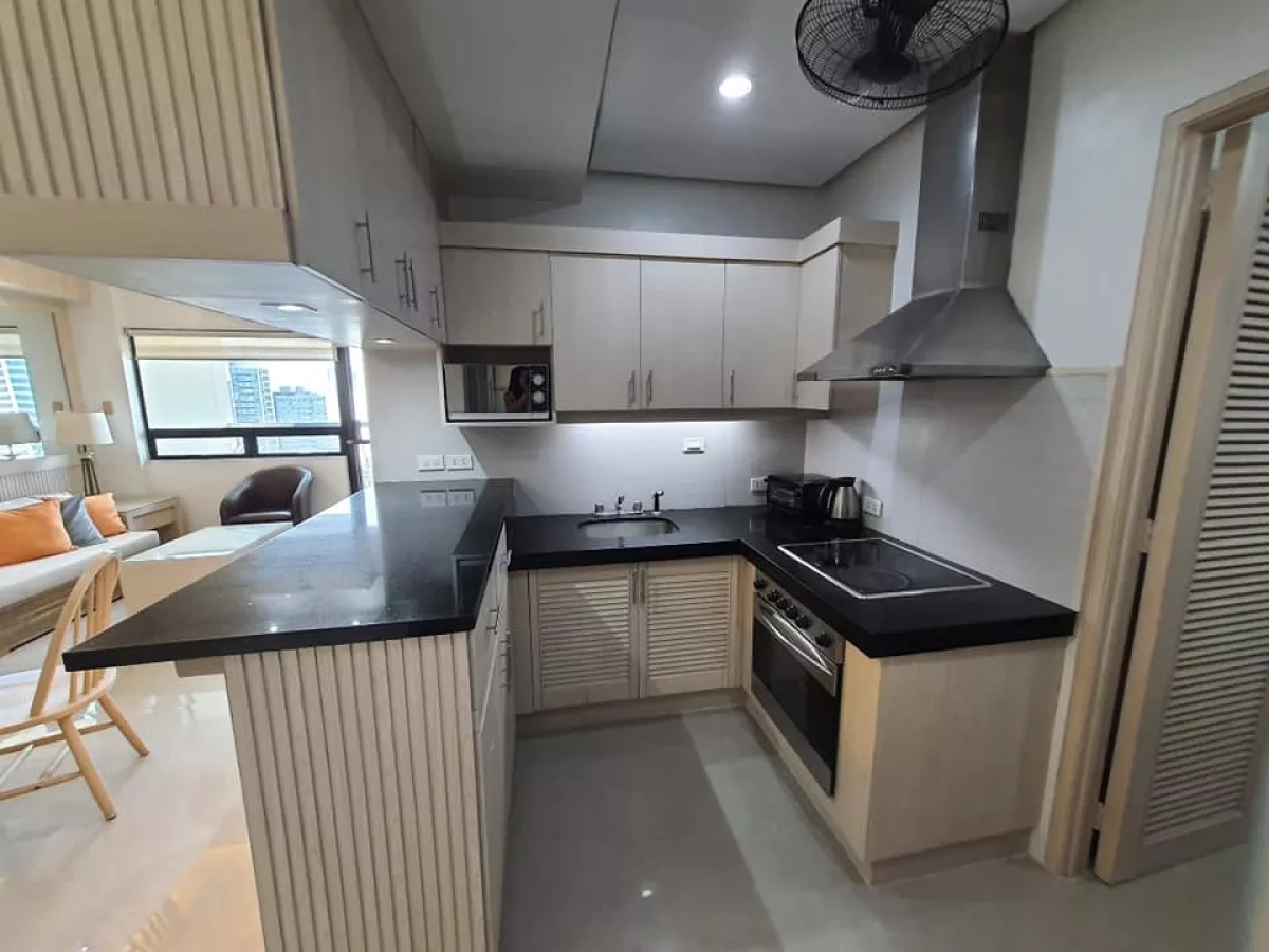 2 BR condo for Sale in Legaspi Village 2 BR for Sale BSA