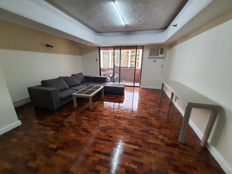 Cosmopolitan Condo For Rent 2BR in Salcedo Village , Makati