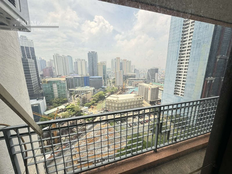 Fully Furnished 3BR for Rent in Skyland Plaza Makati