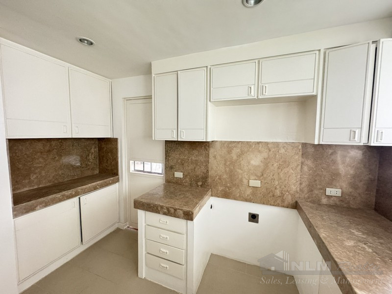 3 Bedroom Condominium Unit For Rent in LPL Plaza