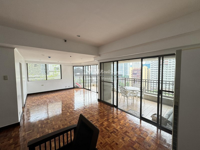 3 Bedrooms Condo For Rent in Salcedo Village, Makati .