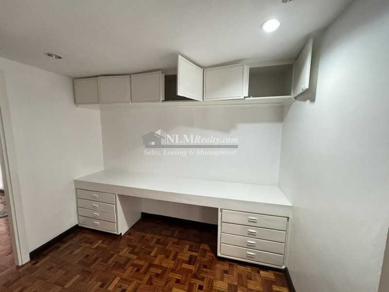 3 Bedrooms Condo For Rent in Salcedo Village, Makati .