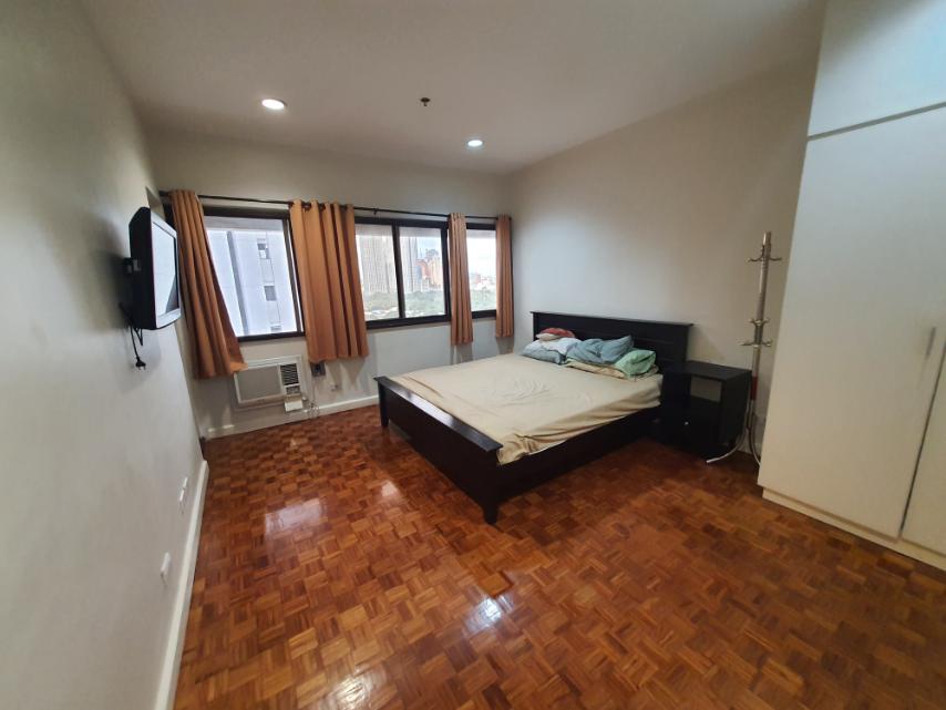 MAKATI 3BR for Rent in Urdane Apartment Ridge