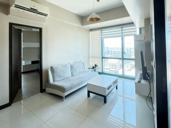 FIRE SALE 2 Bedroom 8 Forbes Town Road BGC Taguig