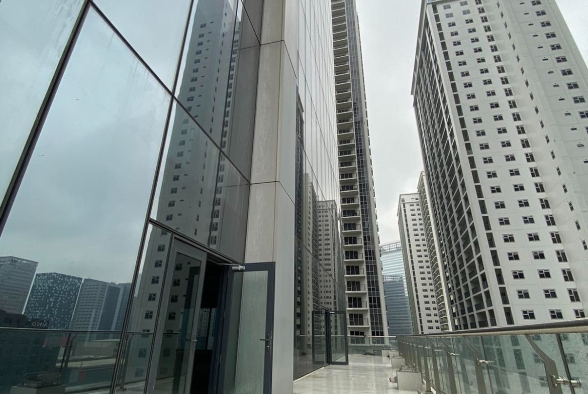 South Corporate Plaza Tower 1 OFFICE SPACE FOR LEASE BGC