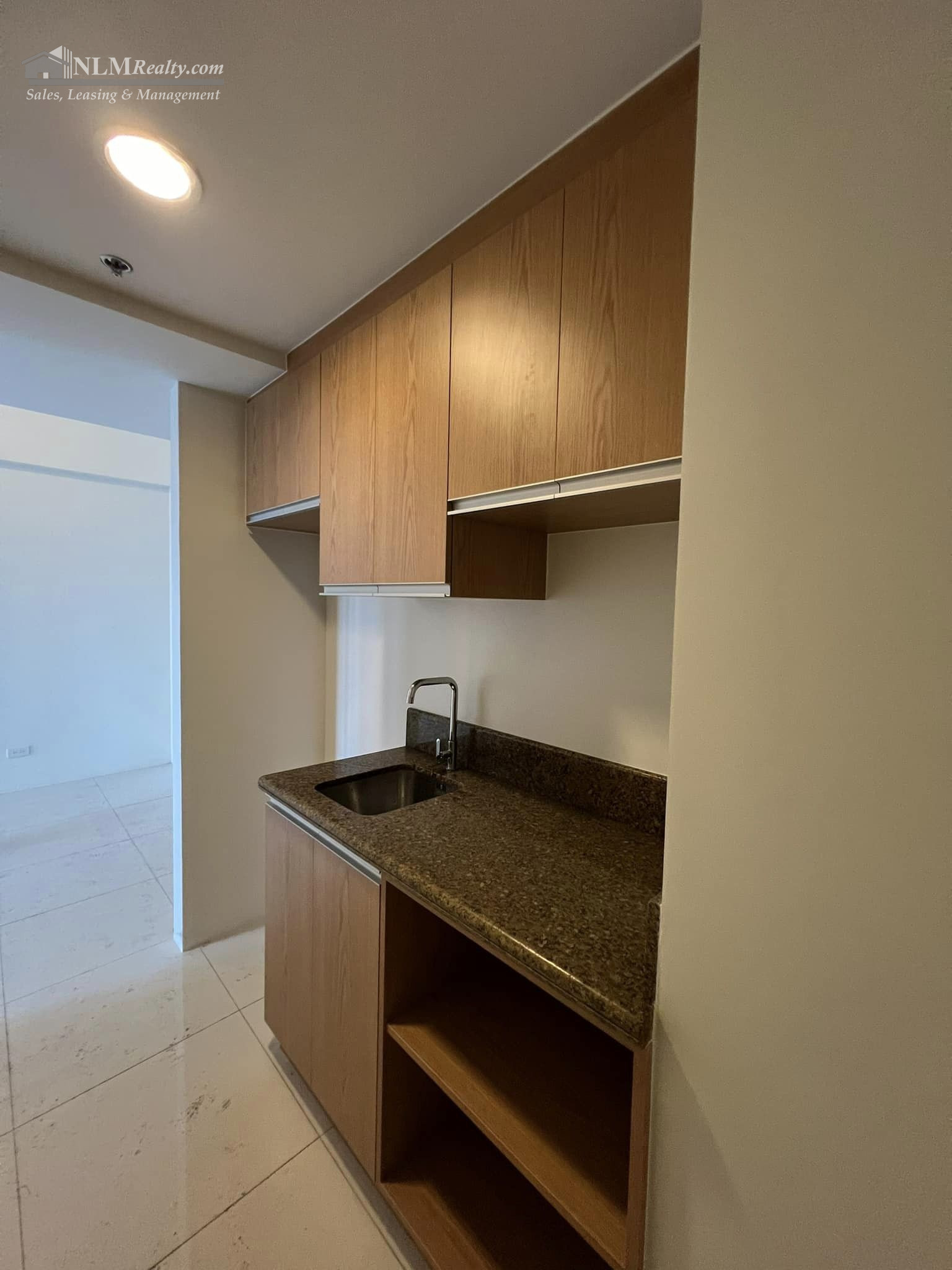 Madison Park West 1BR Condo For Sale in Fort Bonifacio BGC Taguig