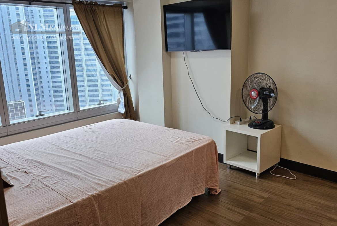 One Central Makati 1BR apartments & condos for rent