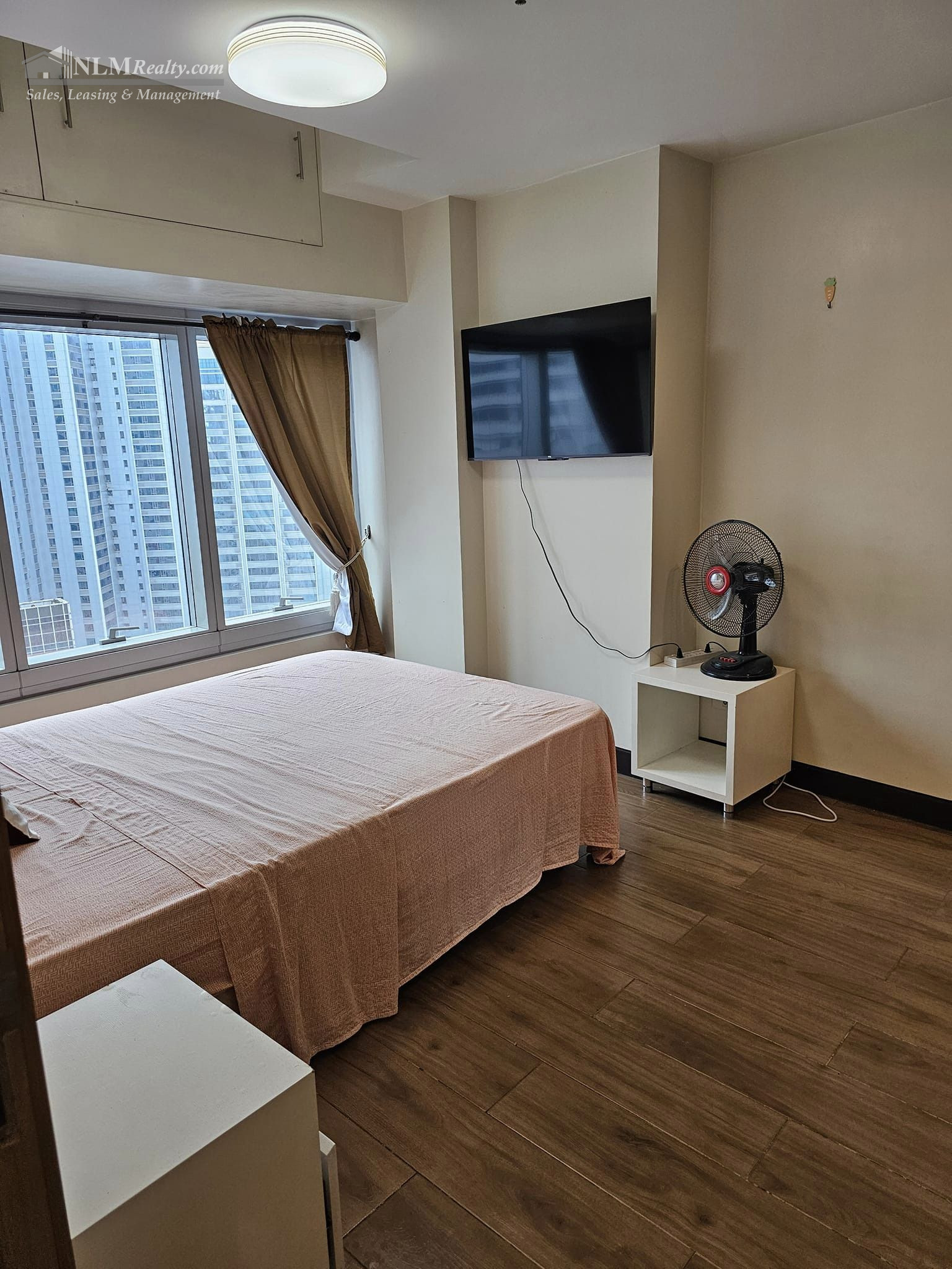 One Central Makati 1BR apartments & condos for rent