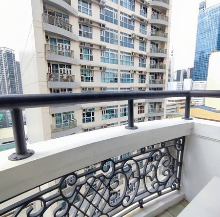 SALE: Newly Renovated Studio in Perla Mansion Makati