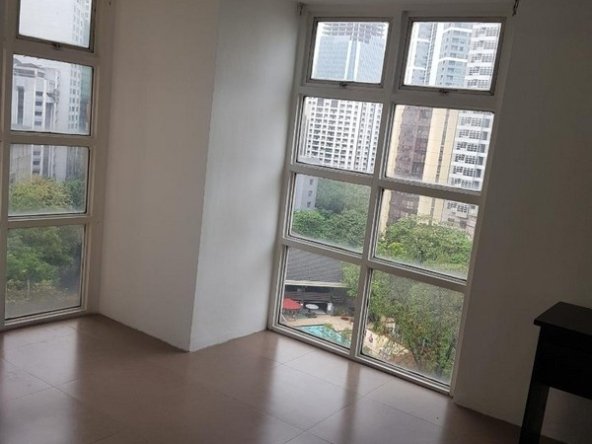 Semi Furnished 2BR for SALE in One Lafayette Square Makati