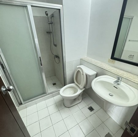 2BR Condo For Rent near Greenbelt Mall at Residences TRAG
