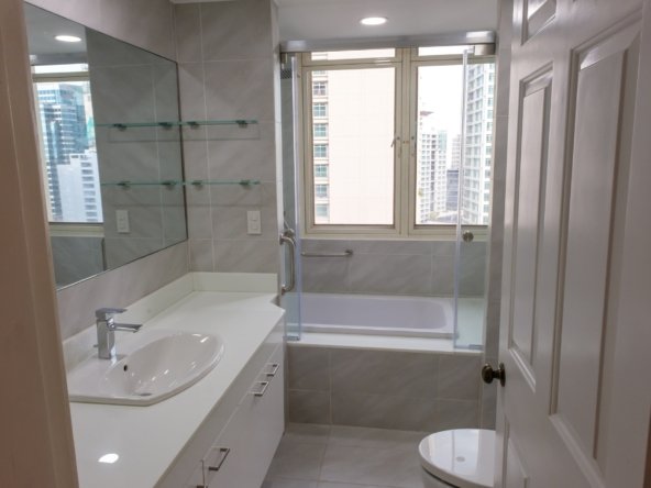 The Regency 3BR at Salcedo Apartment & Condo Rentals Makati