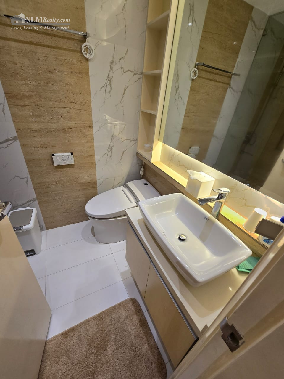 Manansala Tower 1BR Rockwell FOR RENT Spacious unit Makati