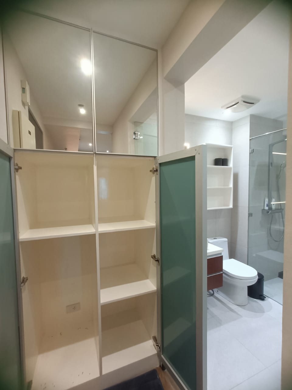 Arya Residences 1BR BGC Apartments & Condos For Rent