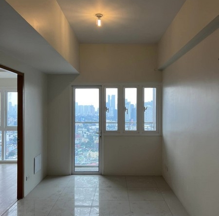 Madison Park West 1Bedroom Condo For Sale in Fort Bonifacio BGC