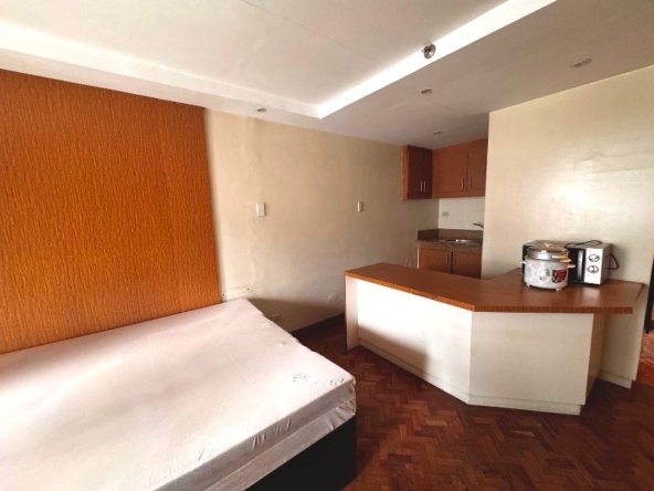 Salcedo Village Studio Type Condo For Rent Makati LPL