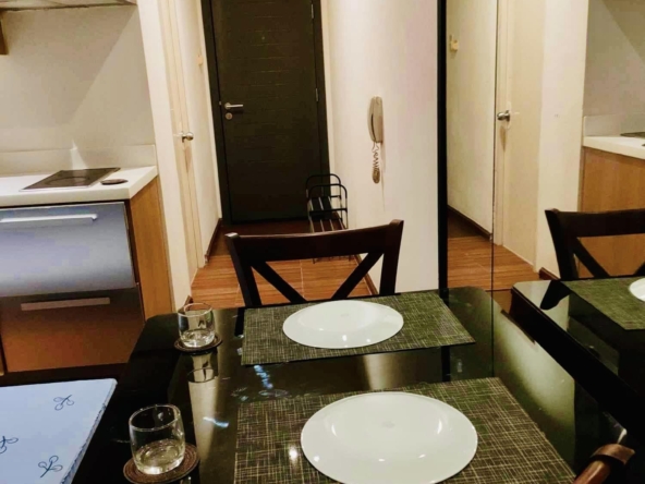 Knightsbridge studio for rent with balcony in Makati