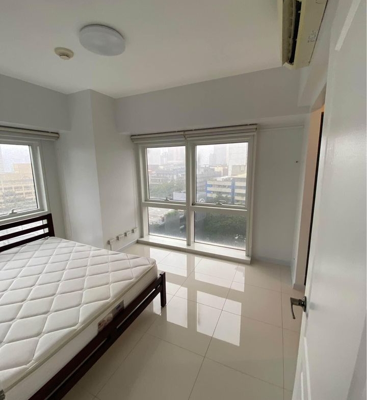 2BR condo apartment for rent in SENTA Makati